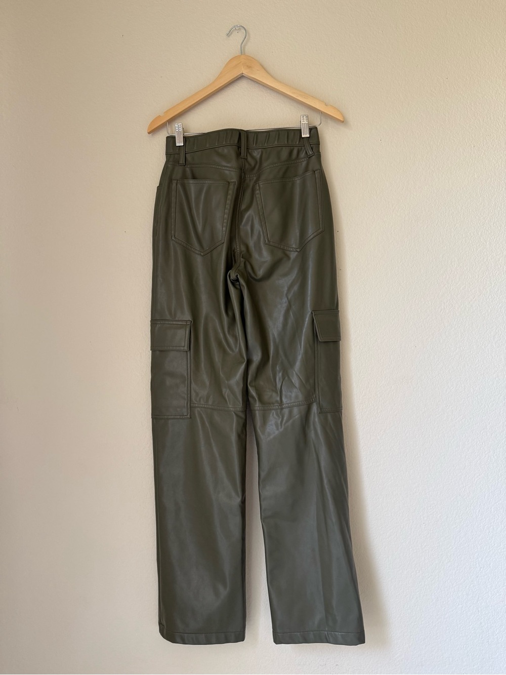Abercrombie and Fitch Curve Love Vegan Leather Cargo 90s Relaxed Pants in Olive - Picture 7 of 14